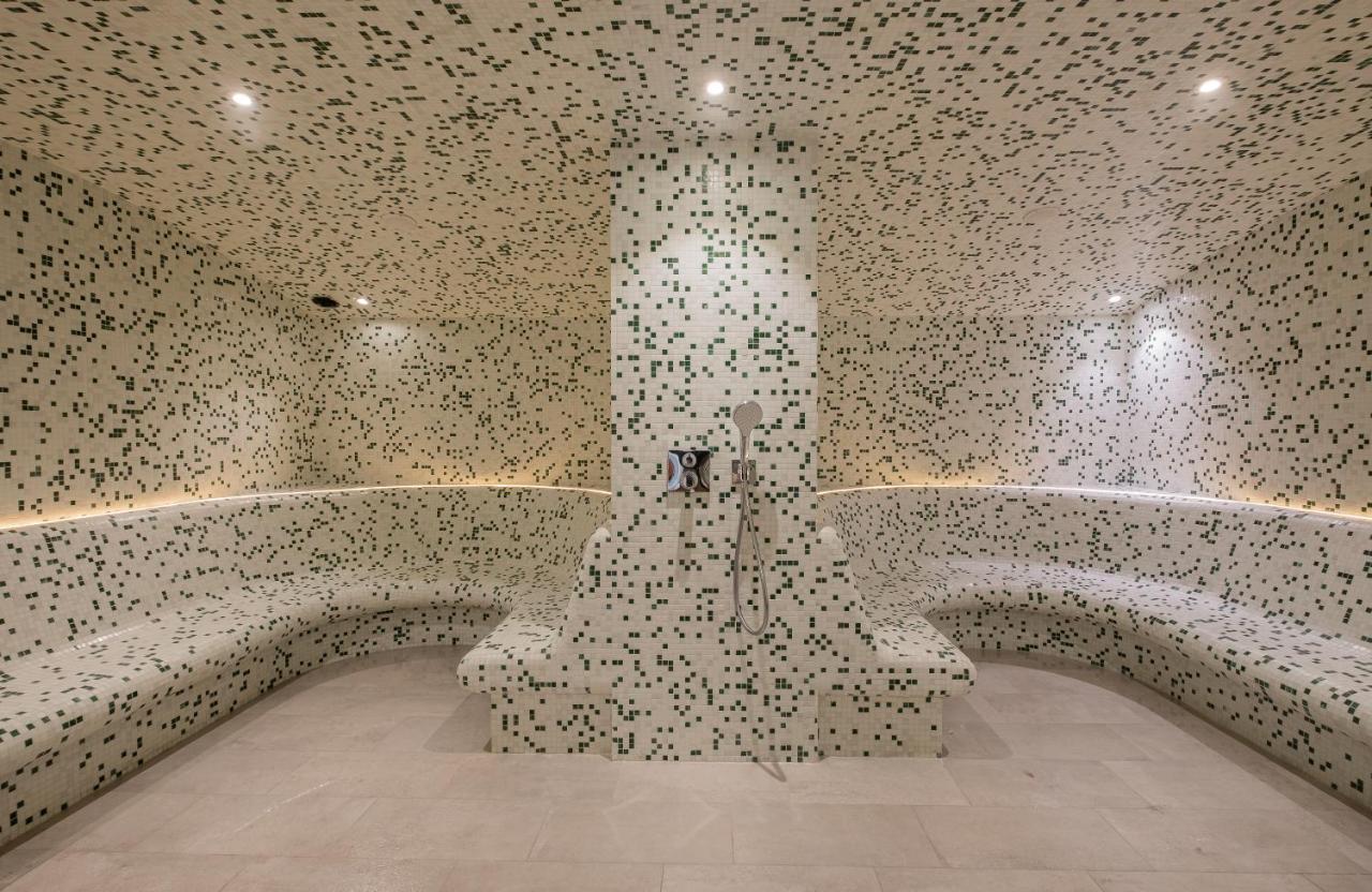Golden Tulip Lyon Ouest Techlid Hotel & Spa ليمونيست المظهر الخارجي الصورة