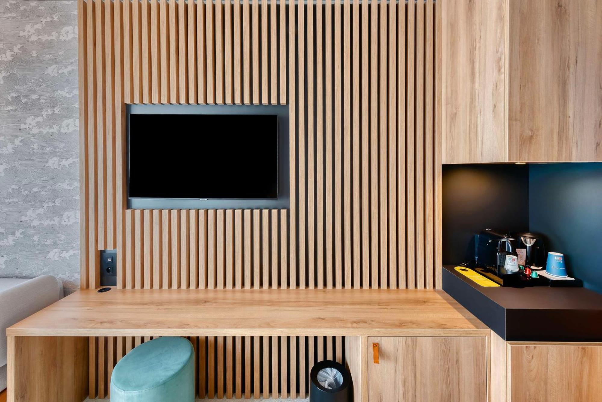 Golden Tulip Lyon Ouest Techlid Hotel & Spa ليمونيست المظهر الخارجي الصورة