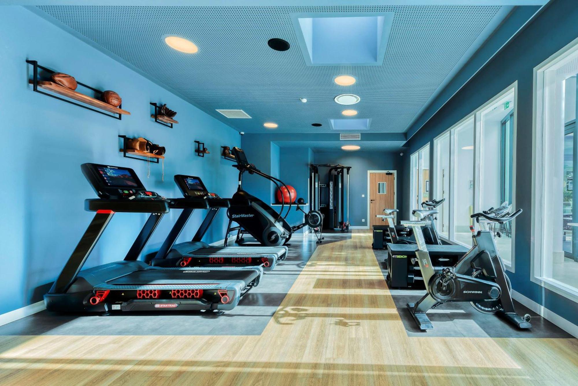 Golden Tulip Lyon Ouest Techlid Hotel & Spa ليمونيست المظهر الخارجي الصورة