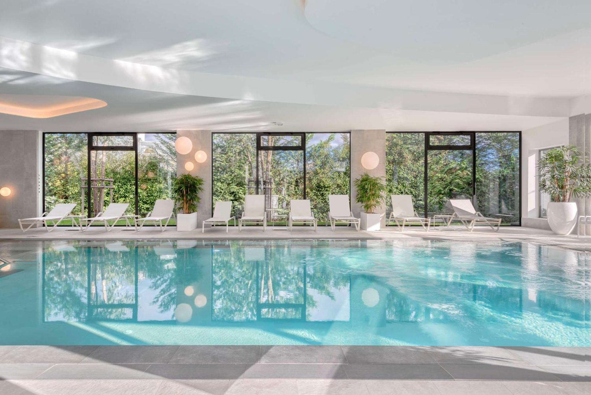 Golden Tulip Lyon Ouest Techlid Hotel & Spa ليمونيست المظهر الخارجي الصورة