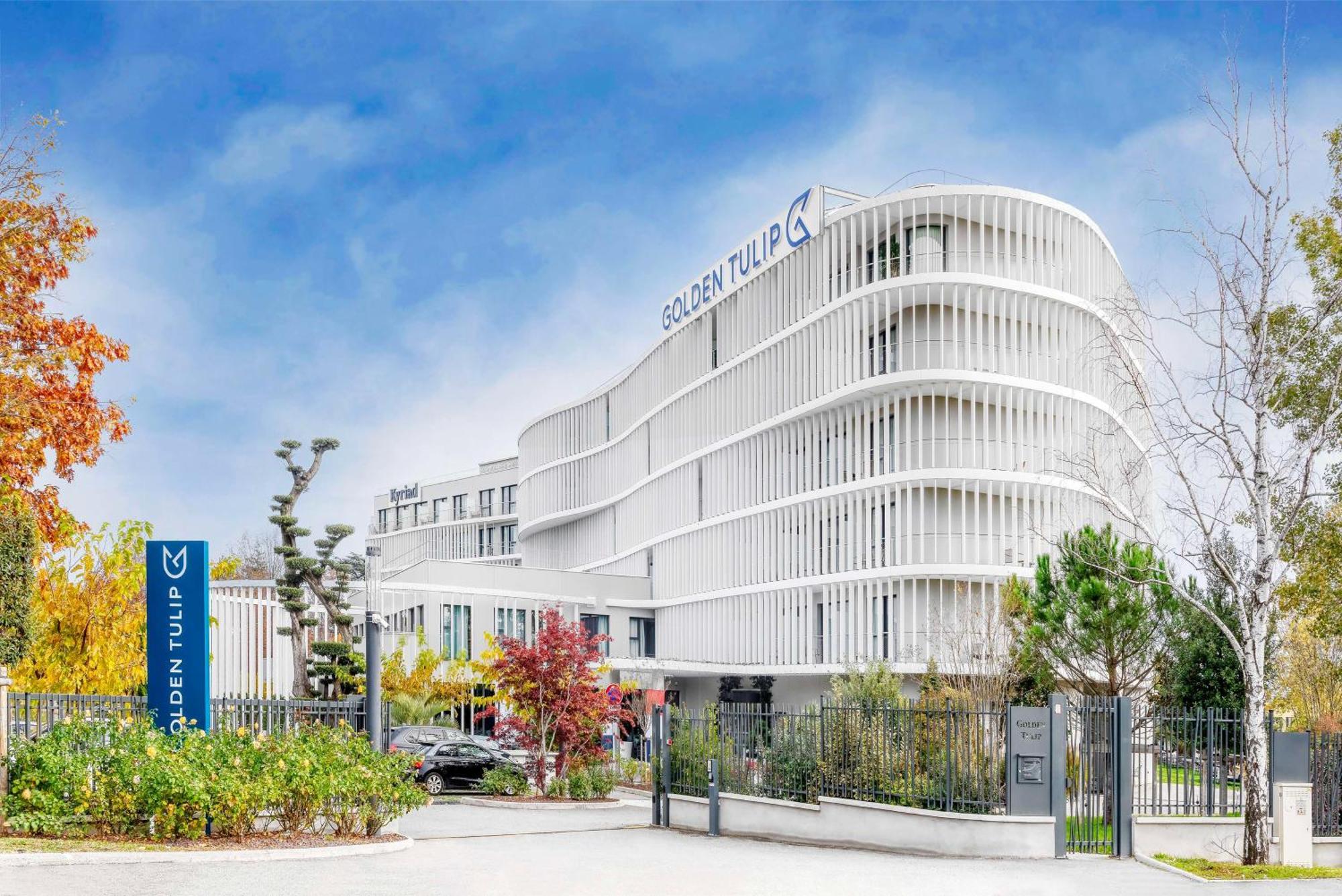 Golden Tulip Lyon Ouest Techlid Hotel & Spa ليمونيست المظهر الخارجي الصورة