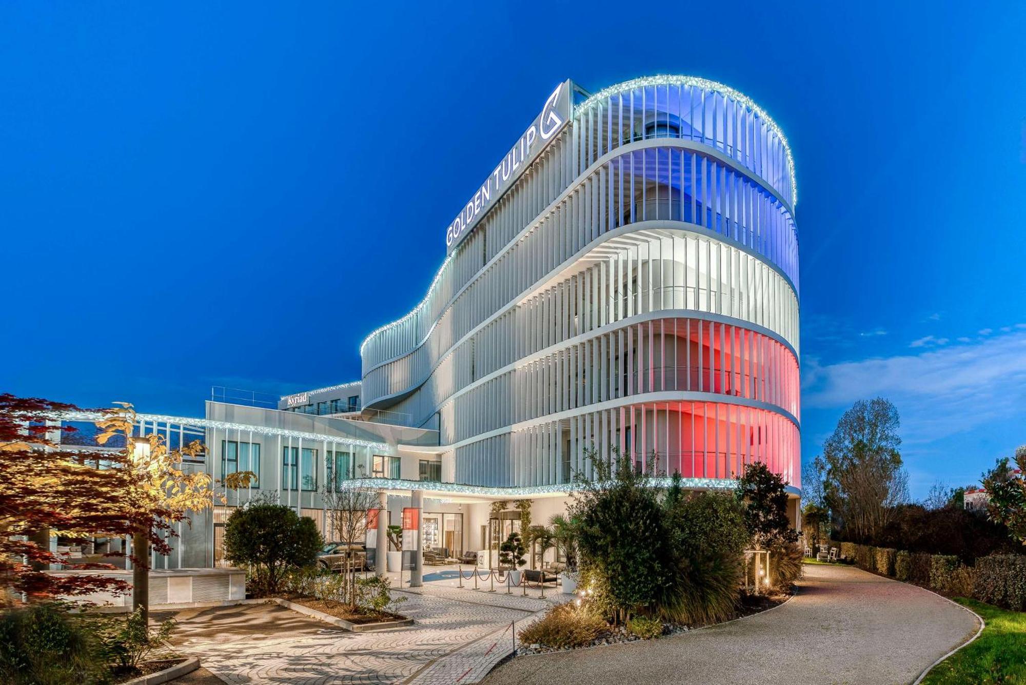 Golden Tulip Lyon Ouest Techlid Hotel & Spa ليمونيست المظهر الخارجي الصورة