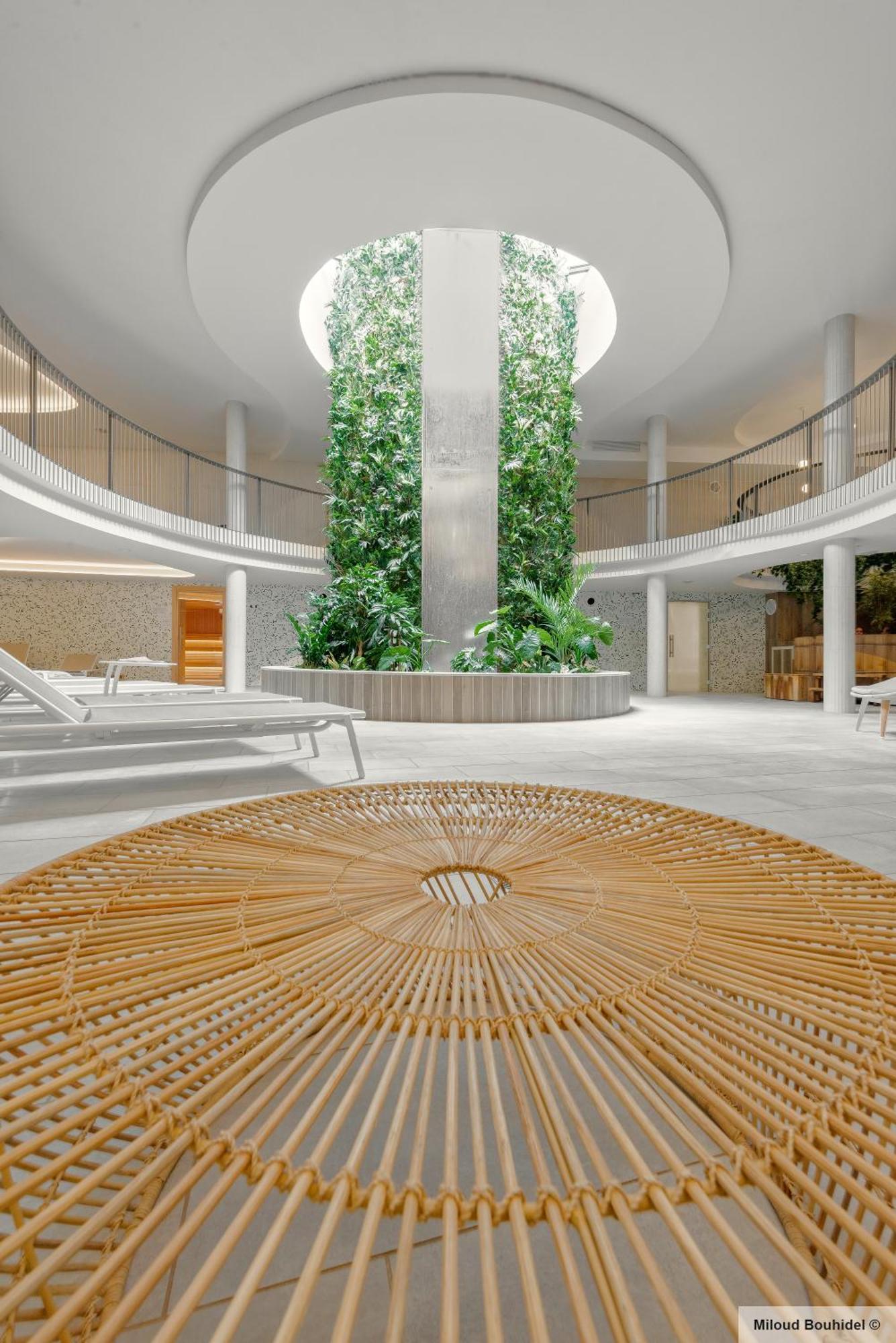 Golden Tulip Lyon Ouest Techlid Hotel & Spa ليمونيست المظهر الخارجي الصورة