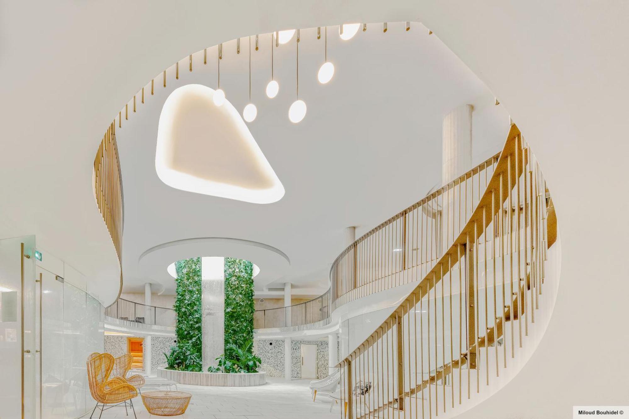 Golden Tulip Lyon Ouest Techlid Hotel & Spa ليمونيست المظهر الخارجي الصورة
