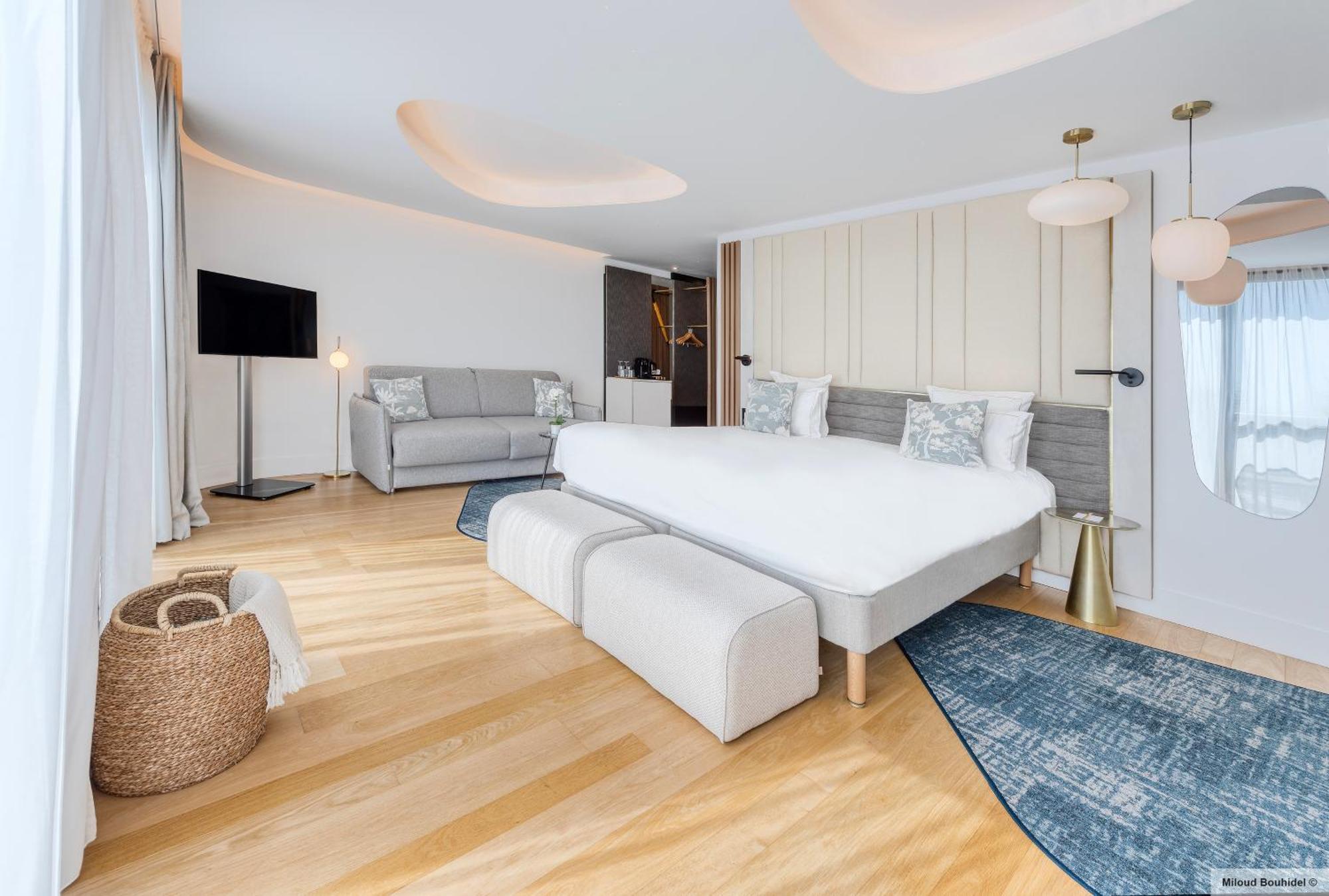 Golden Tulip Lyon Ouest Techlid Hotel & Spa ليمونيست المظهر الخارجي الصورة