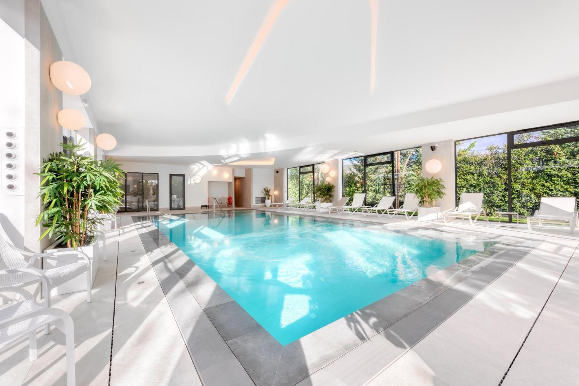 Golden Tulip Lyon Ouest Techlid Hotel & Spa ليمونيست المظهر الخارجي الصورة